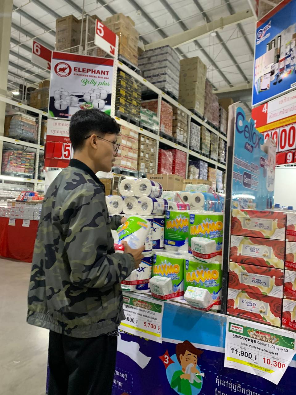 Makro Cambodia event boosts Da Houg Heng's Cellox sales